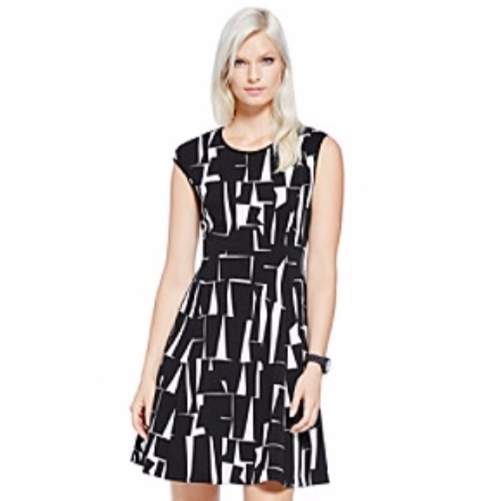 Vince Camuto Cap Sleeve Geometric Print Dress